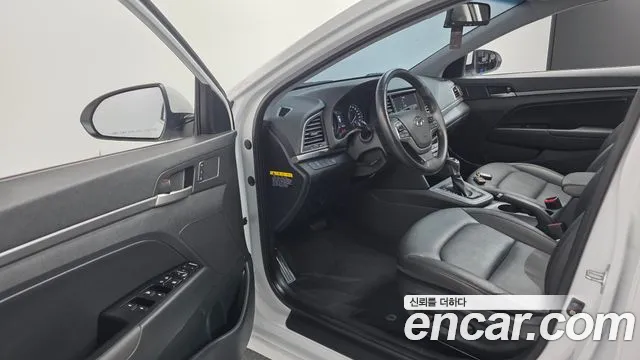 Hyundai Avante 2017 thumb 10