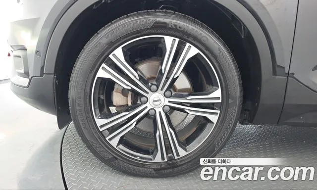 Volvo XC40 2020 thumb 5