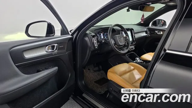 Volvo XC40 2020 thumb 10