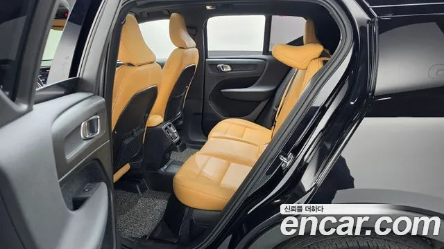 Volvo XC40 2020 thumb 11