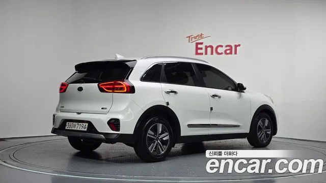 Kia Niro 2019 thumb 2