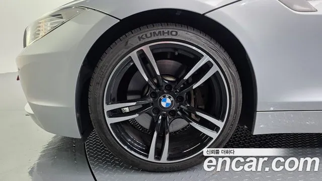 BMW Z4 2013 thumb 5