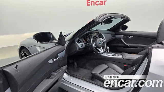 BMW Z4 2013 thumb 10