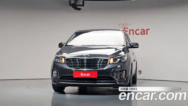 Kia Carnival 2015 thumb 3