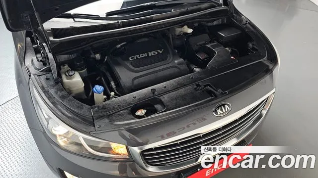 Kia Carnival 2015 thumb 6