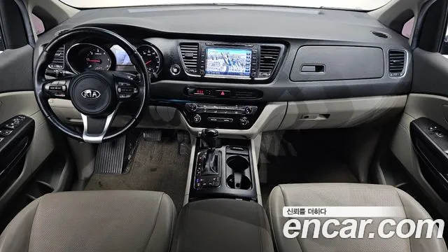 Kia Carnival 2015 thumb 7