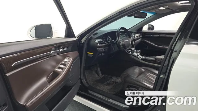 Genesis G90 2017 thumb 9