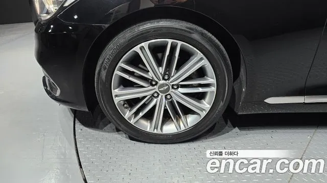 Genesis G80 2017 thumb 5