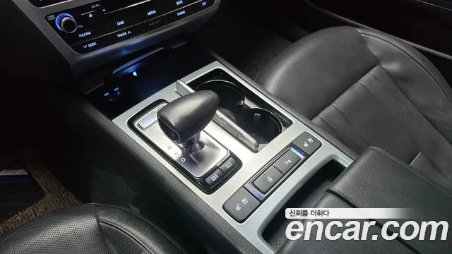 Genesis G80 2017 thumb 9