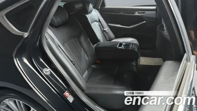 Genesis G80 2017 thumb 11