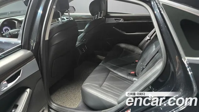 Genesis G80 2017 thumb 12