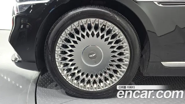 Genesis G90 2019 thumb 5