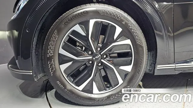 Kia EV6 2023 thumb 4