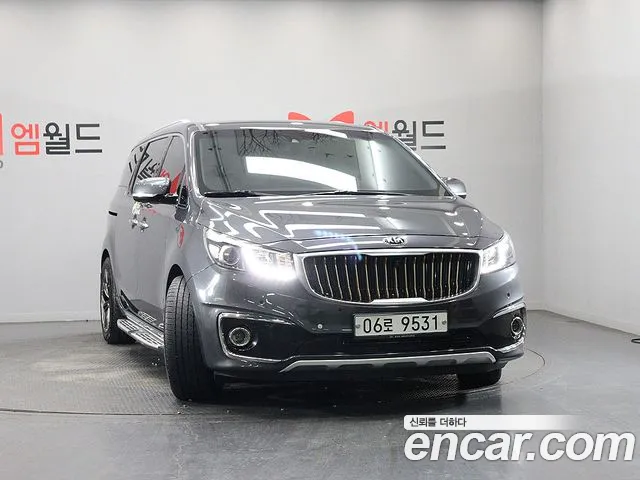 Kia Carnival 2017 thumb 2