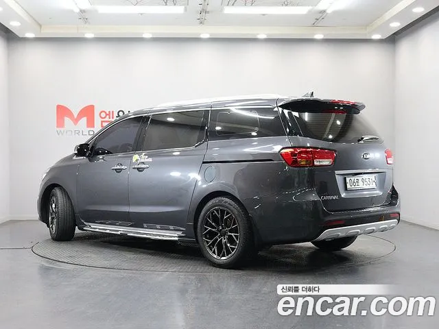 Kia Carnival 2017 thumb 4