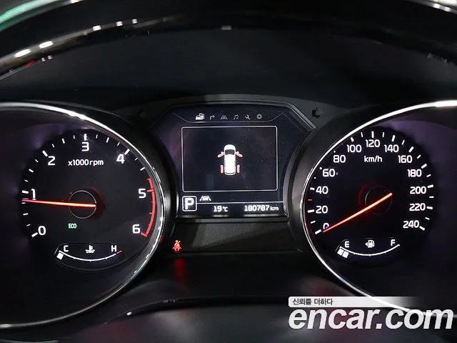 Kia Carnival 2017 thumb 6