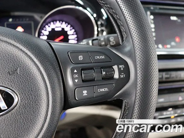 Kia Carnival 2017 thumb 7