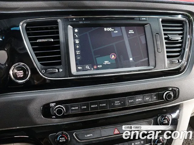 Kia Carnival 2017 thumb 8