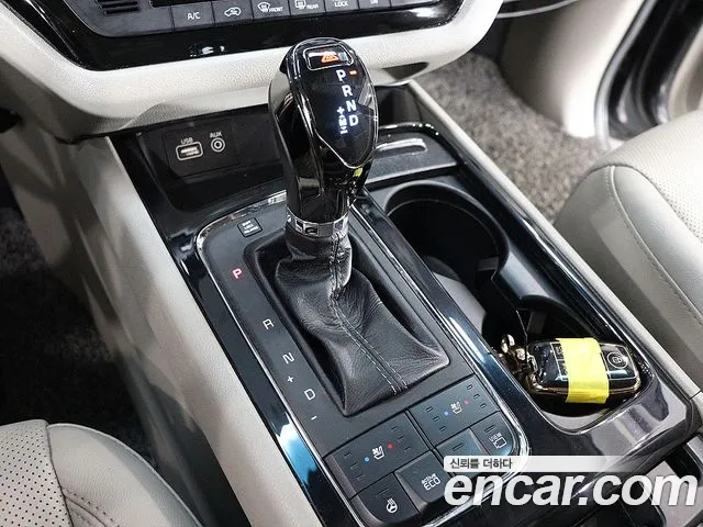 Kia Carnival 2017 thumb 10