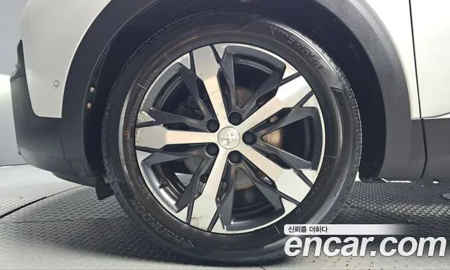Peugeot 3008 2019 thumb 5