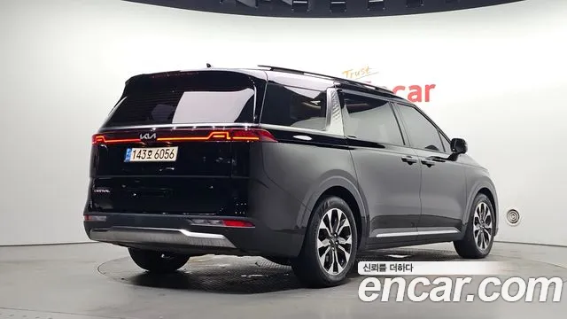 Kia Carnival 2021 thumb 2