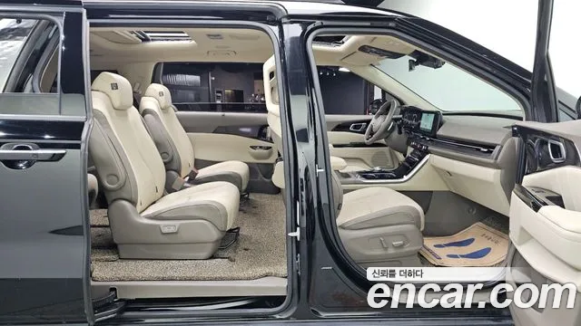 Kia Carnival 2021 thumb 11