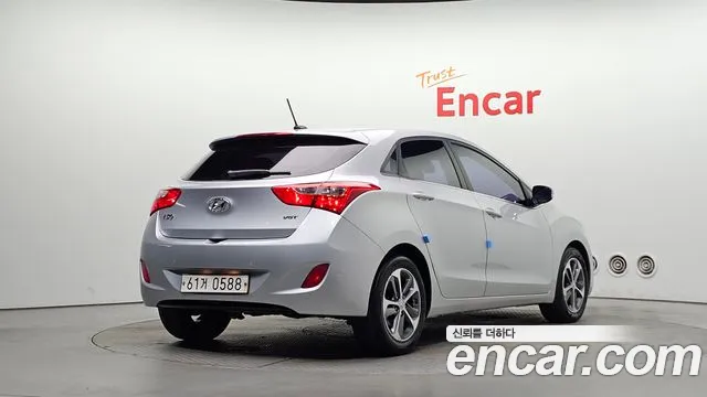 Hyundai i30 2015 thumb 2