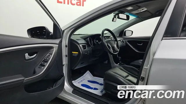 Hyundai i30 2015 thumb 10