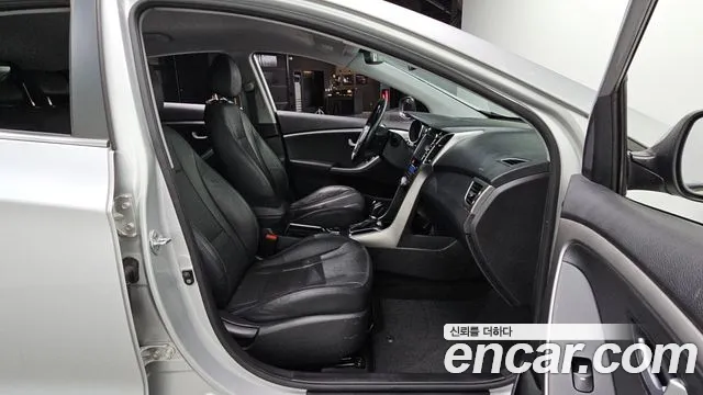 Hyundai i30 2015 thumb 12