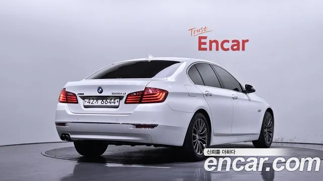 BMW 5-Series 2015 thumb 2