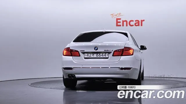 BMW 5-Series 2015 thumb 4
