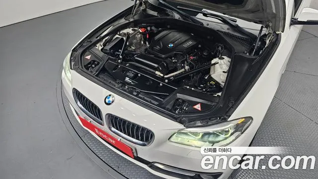 BMW 5-Series 2015 thumb 6