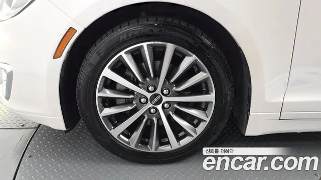 Lincoln MKZ 2018 thumb 4