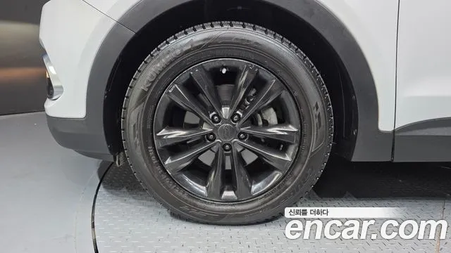 Hyundai Santa Fe 2017 thumb 5