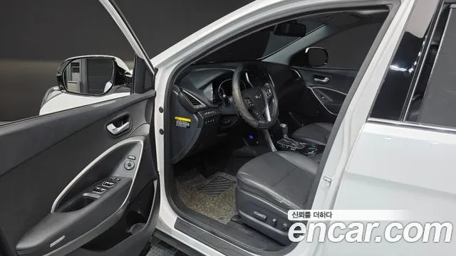 Hyundai Santa Fe 2017 thumb 10
