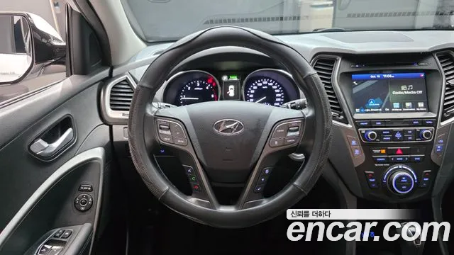 Hyundai Santa Fe 2017 thumb 12