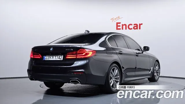 BMW 5-Series 2020 thumb 2