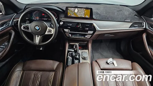 BMW 5-Series 2020 thumb 7