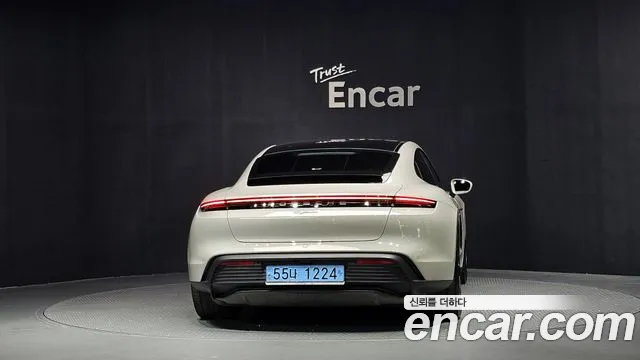 Porsche Taycan 2023 thumb 4
