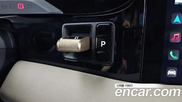 Porsche Taycan 2023 thumb 9