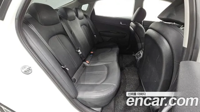 Kia K5 2017 thumb 11