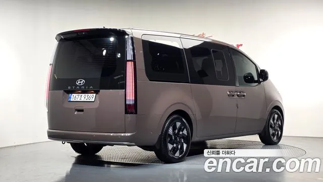 Hyundai Staria 2026 thumb 2
