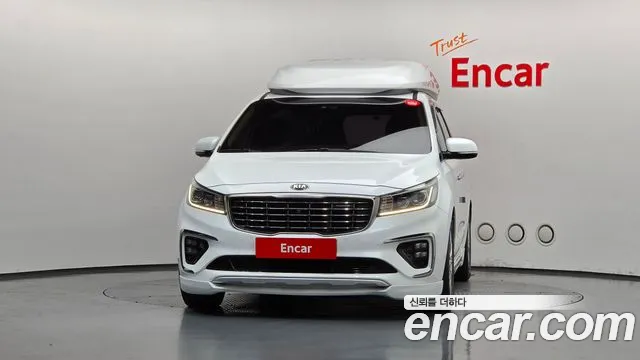 Kia Carnival 2019 thumb 3