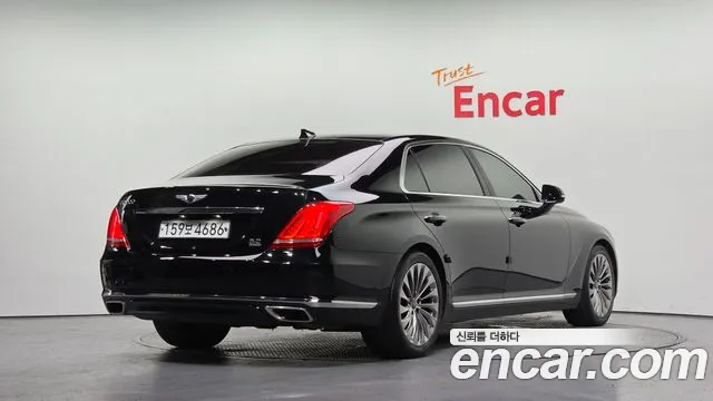 Genesis G90 2016 thumb 2