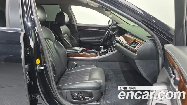 Genesis G90 2016 thumb 10