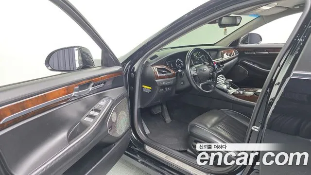 Genesis G90 2016 thumb 12