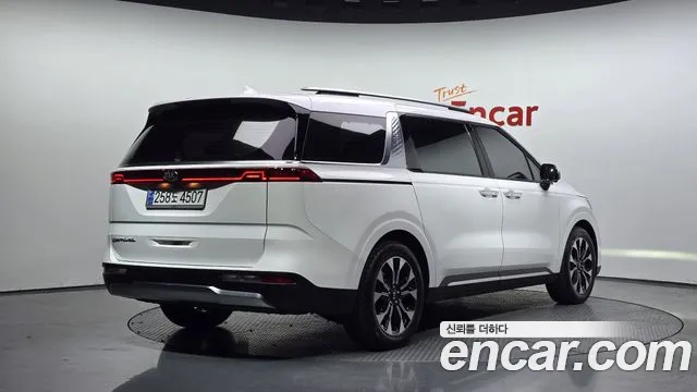 Kia Carnival 2021 thumb 2