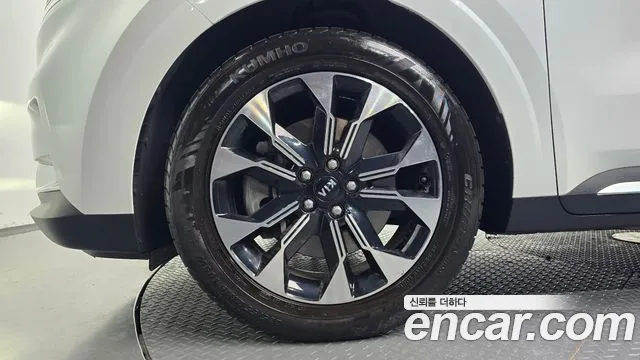 Kia Carnival 2021 thumb 5
