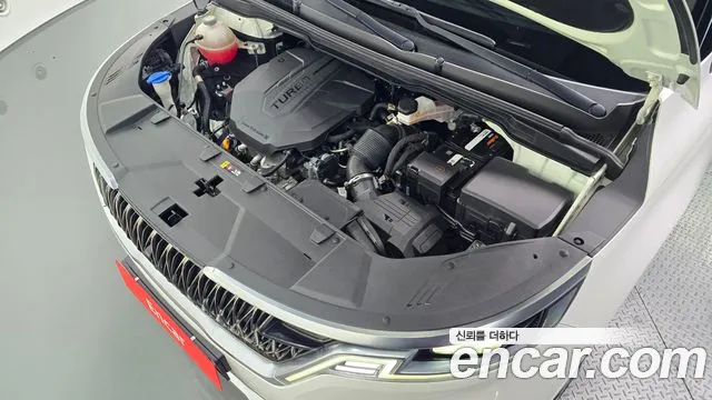Kia Carnival 2021 thumb 6