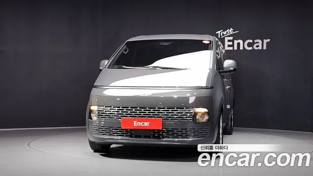 Hyundai Staria 2025 thumb 3